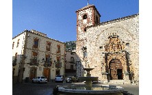 PLAZA DE LA IGLESIA Y EL AYUNTAMIENTO DE ORCERA